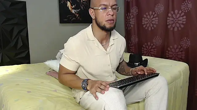 Snapshot of jacob_bentley chatting on 03/08/26, 03:54 jacob bentley online show from 03/08/26, 03:54