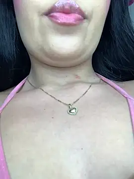 Snapshot of DulcePiink chatting on 04/10/26, 06:45 DulcePiink online show from 04/10/26, 06:45