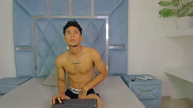 aishaxht online show from 05/27/26, 04:20