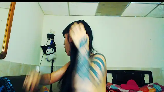 Snapshot of jazmin_wolf chatting on 03/06/26, 12:01 jazmin wolf online show from 03/06/26, 12:01