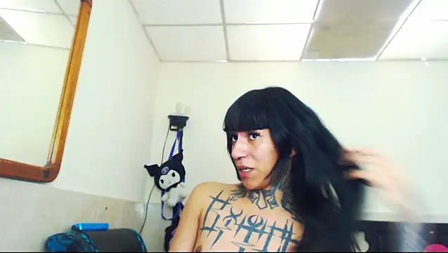 Snapshot of jazmin_wolf chatting on 03/17/26, 05:05 jazmin wolf online show from 03/17/26, 05:05