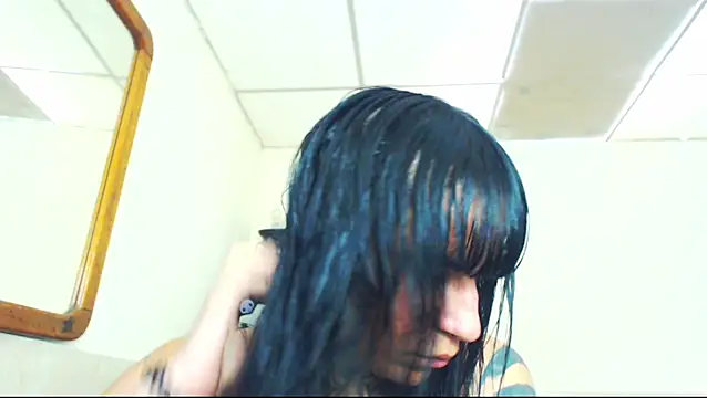 Snapshot of jazmin_wolf chatting on 04/07/26, 05:02 jazmin wolf online show from 04/07/26, 05:02