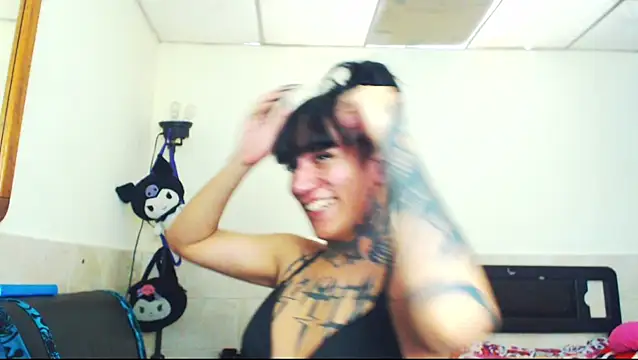 Snapshot of jazmin_wolf chatting on 04/08/26, 04:51 jazmin wolf online show from 04/08/26, 04:51