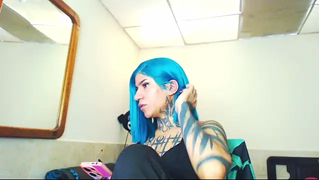 Snapshot of jazmin_wolf chatting on 04/12/26, 01:05 jazmin wolf online show from 04/12/26, 01:05