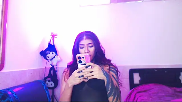 Snapshot of jazmin_wolf chatting on 04/14/26, 01:06 jazmin wolf online show from 04/14/26, 01:06