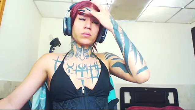 Snapshot of jazmin_wolf chatting on 04/23/26, 03:58 jazmin wolf online show from 04/23/26, 03:58