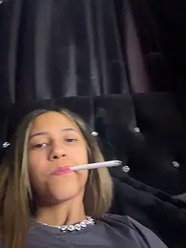 Snapshot of vicky_bass_ chatting on 03/14/26, 02:17 vicky bass online show from 03/14/26, 02:17