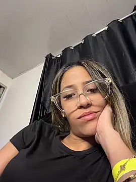 Snapshot of vicky_bass_ chatting on 03/21/26, 03:55 vicky bass online show from 03/21/26, 03:55