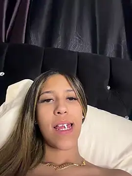 Snapshot of vicky_bass_ chatting on 04/09/26, 01:27 vicky bass online show from 04/09/26, 01:27