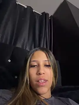 Snapshot of vicky_bass_ chatting on 04/11/26, 02:38 vicky bass online show from 04/11/26, 02:38