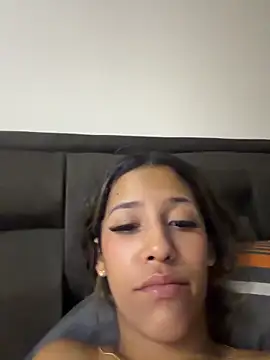 Snapshot of vicky_bass_ chatting on 05/19/26, 01:11 vicky bass online show from 05/19/26, 01:11