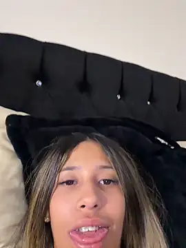 Snapshot of vicky_bass_ chatting on 06/01/26, 03:08 vicky bass online show from 06/01/26, 03:08