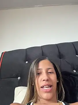 Snapshot of vicky_bass_ chatting on 06/03/26, 02:33 vicky bass online show from 06/03/26, 02:33