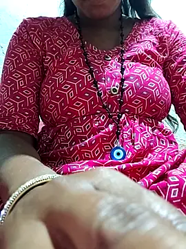 Snapshot of PRAPTITELUGU chatting on 04/05/26, 06:10 PRAPTITELUGU online show from 04/05/26, 06:10