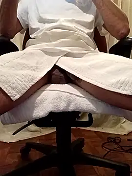 Snapshot of DucesWild23 chatting on 04/13/26, 08:47 DucesWild23 online show from 04/13/26, 08:47