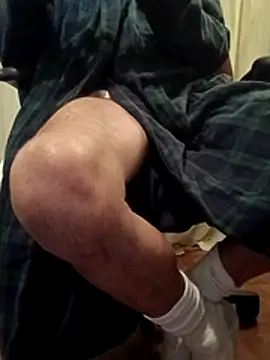 Snapshot of DucesWild23 chatting on 04/25/26, 03:42 DucesWild23 online show from 04/25/26, 03:42