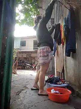 Snapshot of lina_loveee chatting on 01/18/26, 02:15 lina loveee online show from 01/18/26, 02:15