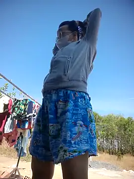 Snapshot of lina_loveee chatting on 02/14/26, 06:43 lina loveee online show from 02/14/26, 06:43