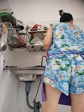 Snapshot of lina_loveee chatting on 03/15/26, 02:50 lina loveee online show from 03/15/26, 02:50