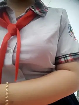 Snapshot of lina_loveee chatting on 03/26/26, 01:33 lina loveee online show from 03/26/26, 01:33