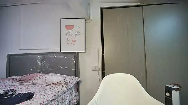 Snapshot of djjfnfczks chatting on 03/25/26, 01:06 djjfnfczks online show from 03/25/26, 01:06