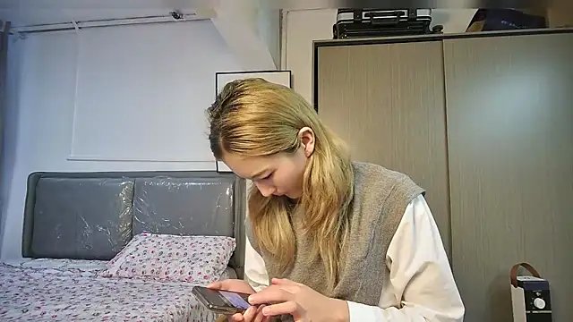 Snapshot of djjfnfczks chatting on 04/15/26, 08:09 djjfnfczks online show from 04/15/26, 08:09