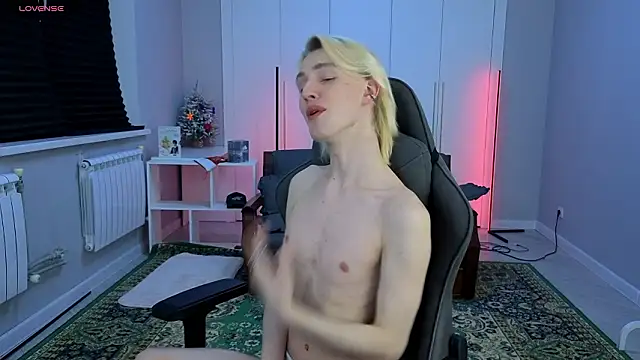 lucidangelok1 online show from 03/26/26, 01:49