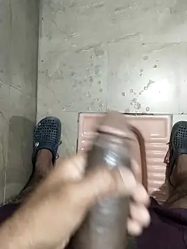 Snapshot of 8inchhere chatting on 02/14/26, 09:22 8inchhere online show from 02/14/26, 09:22