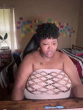 Snapshot of Chocolatebunnyxx96 chatting on 05/18/26, 06:58 Chocolatebunnyxx96 online show from 05/18/26, 06:58