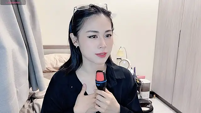 Snapshot of BabyOneDaily chatting on 03/31/26, 10:15 BabyOneDaily online show from 03/31/26, 10:15