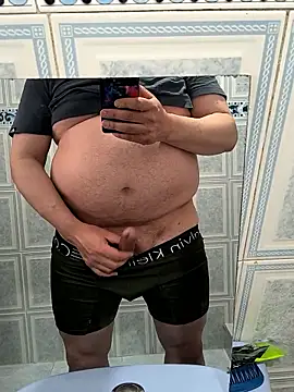 Snapshot of Tubebeermoso chatting on 01/17/26, 08:56 Tubebeermoso online show from 01/17/26, 08:56