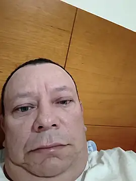 Snapshot of Tubebeermoso chatting on 03/30/26, 02:45 Tubebeermoso online show from 03/30/26, 02:45