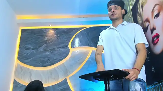 Lucas hot 20 online show from 02/14/26, 05:26