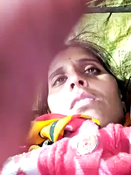 Snapshot of Bhavna8080 chatting on 01/19/26, 04:00 Bhavna8080 online show from 01/19/26, 04:00