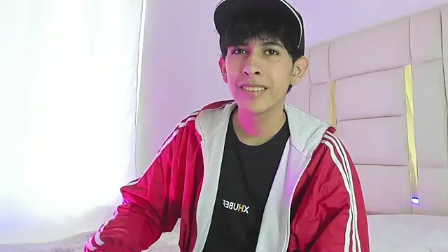 Snapshot of julian_xx chatting on 06/01/26, 08:32 julian xx online show from 06/01/26, 08:32