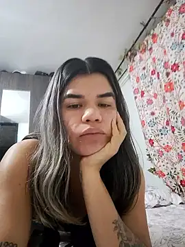 Snapshot of laperracobarde chatting on 01/17/26, 07:28 laperracobarde online show from 01/17/26, 07:28