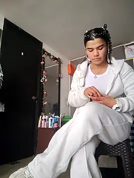 Snapshot of laperracobarde chatting on 03/11/26, 06:36 laperracobarde online show from 03/11/26, 06:36