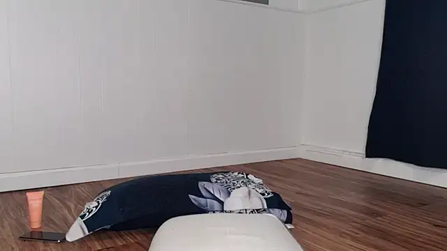 Snapshot of Bilie_Desire chatting on 03/16/26, 05:44 Bilie Desire online show from 03/16/26, 05:44