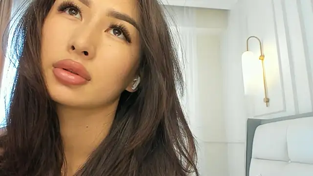 Snapshot of SayokoMia_S chatting on 04/01/26, 09:32 SayokoMia S online show from 04/01/26, 09:32