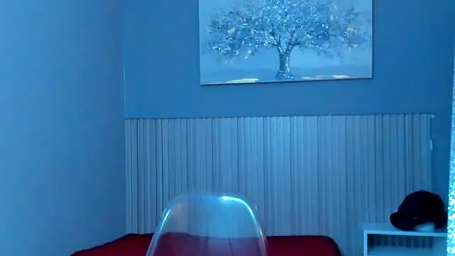 Snapshot of vicky_fant4sy chatting on 05/19/26, 01:50 vicky fant4sy online show from 05/19/26, 01:50