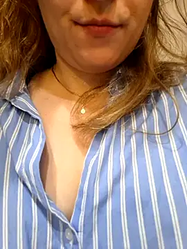 Snapshot of millfka chatting on 01/14/26, 03:39 millfka online show from 01/14/26, 03:39