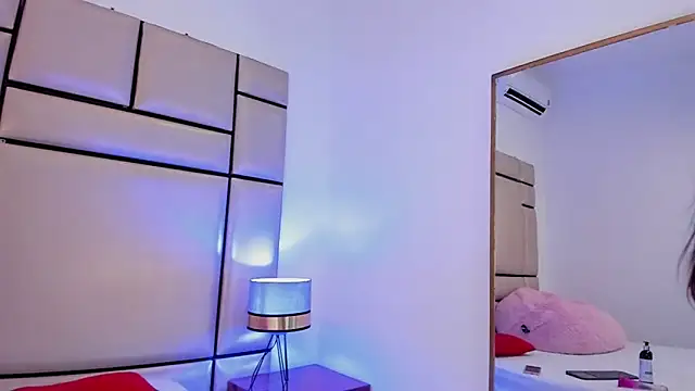 Snapshot of alejandra_loppez chatting on 02/03/26, 08:25 alejandra loppez online show from 02/03/26, 08:25