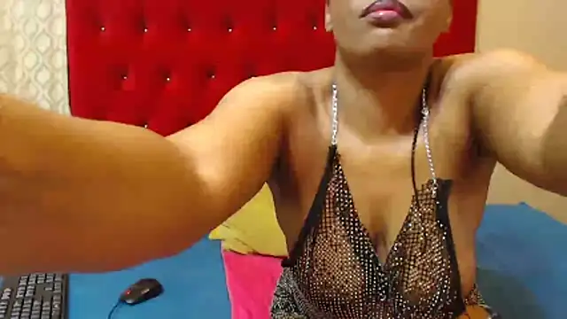 Hotsexyberry25 online show from 04/09/26, 05:29