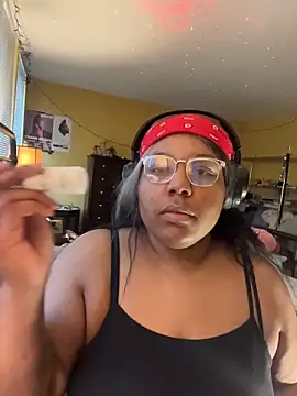 Snapshot of MistressKitan chatting on 03/07/26, 07:44 MistressKitan online show from 03/07/26, 07:44