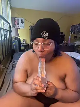 Snapshot of MistressKitan chatting on 04/03/26, 02:48 MistressKitan online show from 04/03/26, 02:48