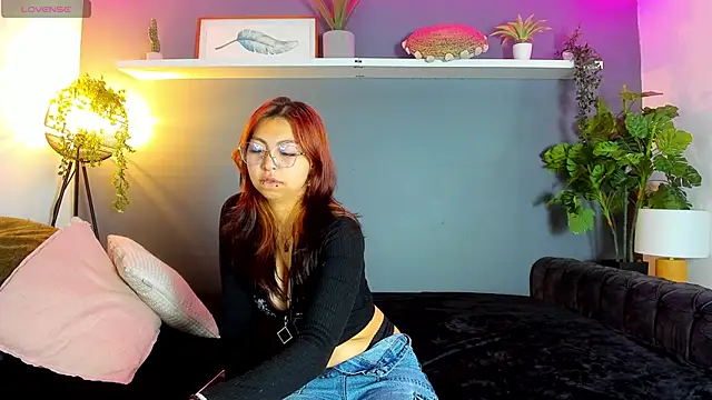 Snapshot of Kira_Exe_ chatting on 04/15/26, 11:39 Kira Exe online show from 04/15/26, 11:39