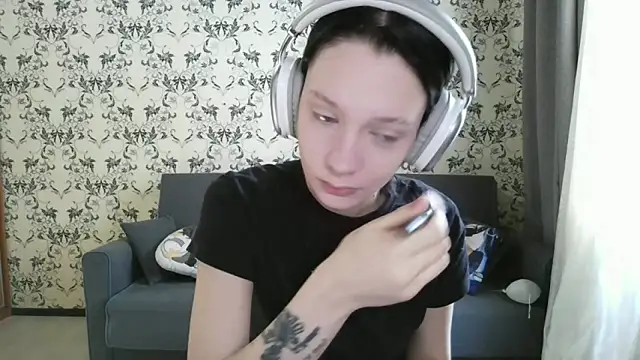 Snapshot of LxayBloom chatting on 03/06/26, 07:27 LxayBloom online show from 03/06/26, 07:27