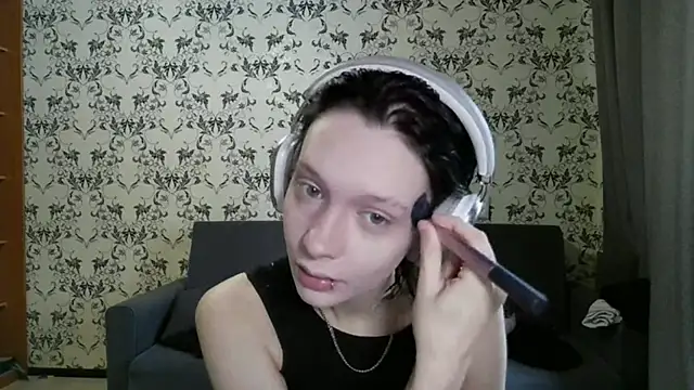 Snapshot of LxayBloom chatting on 03/08/26, 07:12 LxayBloom online show from 03/08/26, 07:12