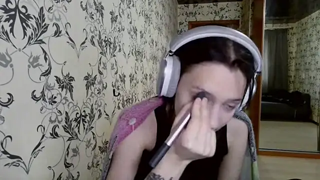 Snapshot of LxayBloom chatting on 04/03/26, 10:46 LxayBloom online show from 04/03/26, 10:46