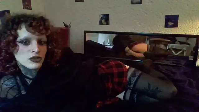 Snapshot of gracelustxx chatting on 02/13/26, 04:36 gracelustxx online show from 02/13/26, 04:36